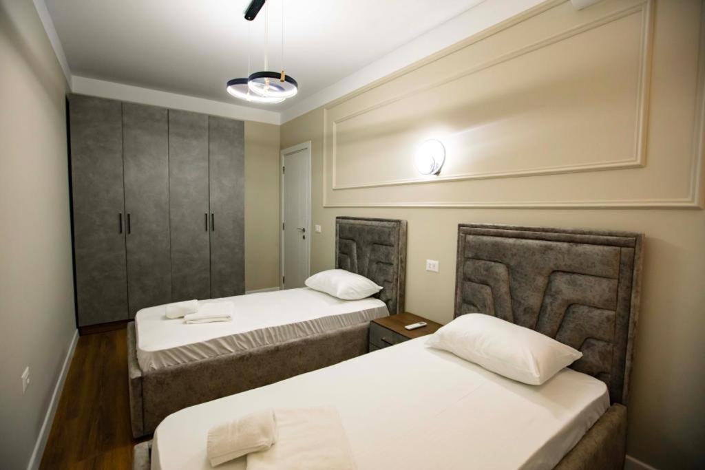 Luxury Apartment At Condor Center Tirana Exterior photo